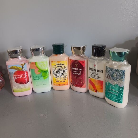 Bath & Body Works 8 0z Lotion chose 1 - Picture 1 of 4